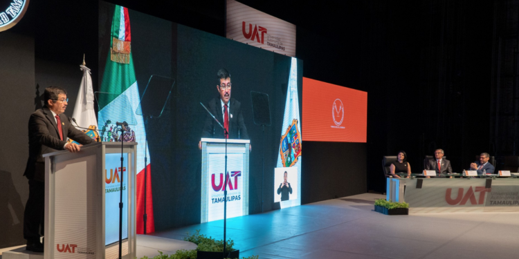 Formará la UAT a estudiantes desde una visión humanista y de responsabilidad social