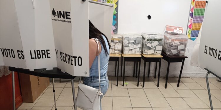 En Victoria, se cierra la etapa de votación y comienza el conteo de votos