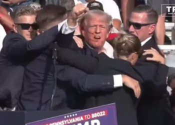 Trump sufre atentado; presuntamente lo balean.