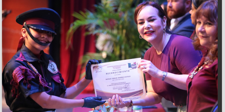 Culminan sus estudios más de 600 alumnos de la prepa municipal, «José Vasconcelos»