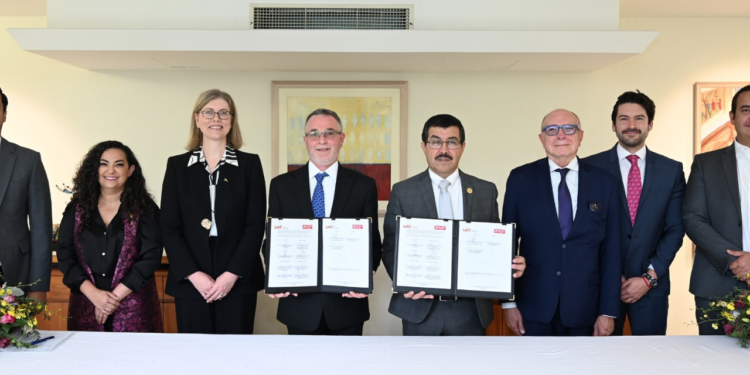 La UAT y Woodside Petróleo México celebran convenio de colaboración académica y científica.