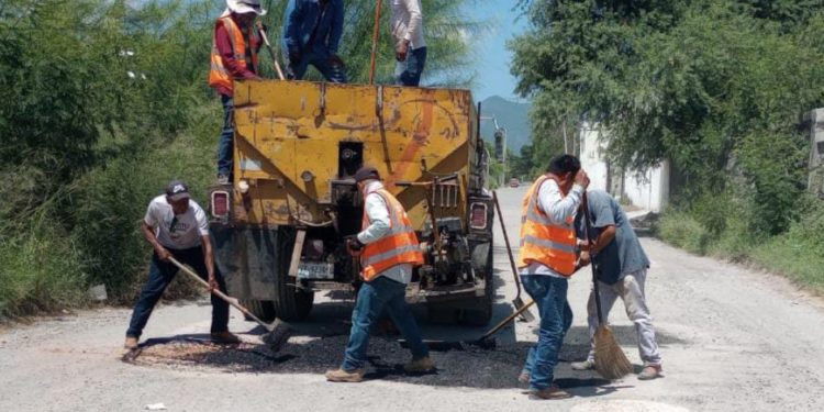 Restauran Municipio y Gobierno del Estado más de 3,950 metros de pavimento