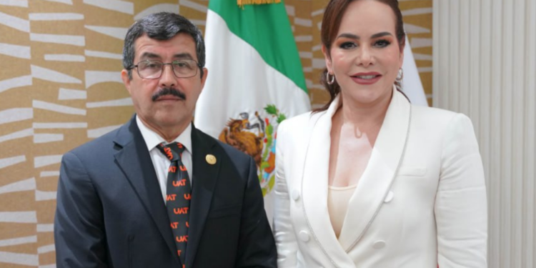 Destaca alcaldesa, Carmen Lilia Canturosas, apertura de nueva preparatoria UAT en Nuevo Laredo