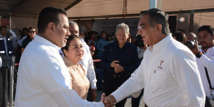 Cumple Américo al Tec Victoria; construye gimansio