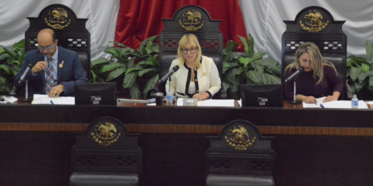 Sacan a alcaldes de proceso reformador de la Constitución.