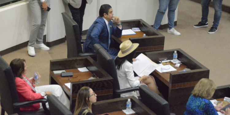«Batean» iniciativa a Ismael en su estreno