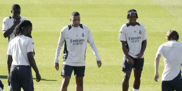 Carlos Ancelotti le pide goles a Mbappé en el Real Madrid
