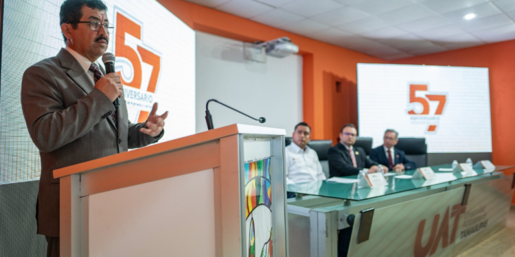 Consolida la UAT formación de ingenieros y científicos