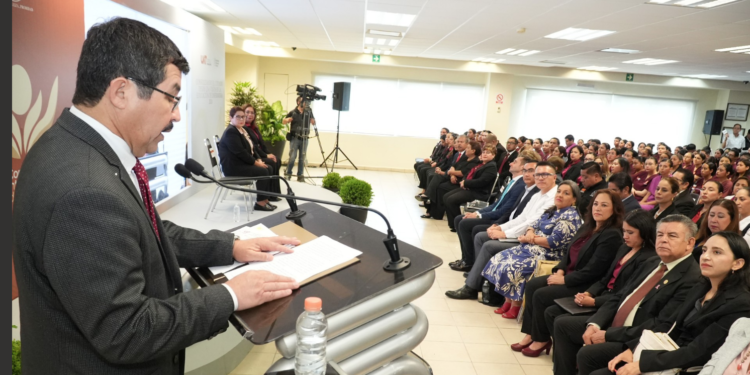 La UAT es referente en la formación de profesionales de la enfermería: Rector