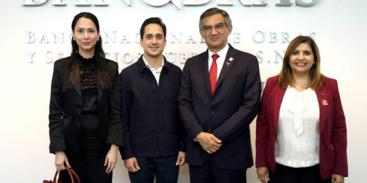 Américo y director de Banobras impulsan proyectos de movilidad y manejo de residuos sólidos en Tamaulipas