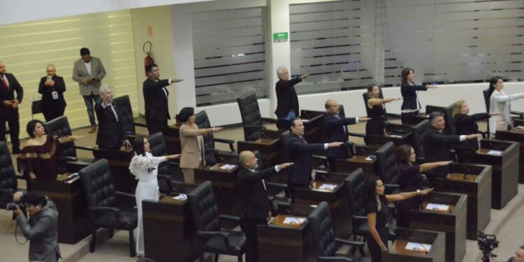 Ismael no llegó a rendir protesta