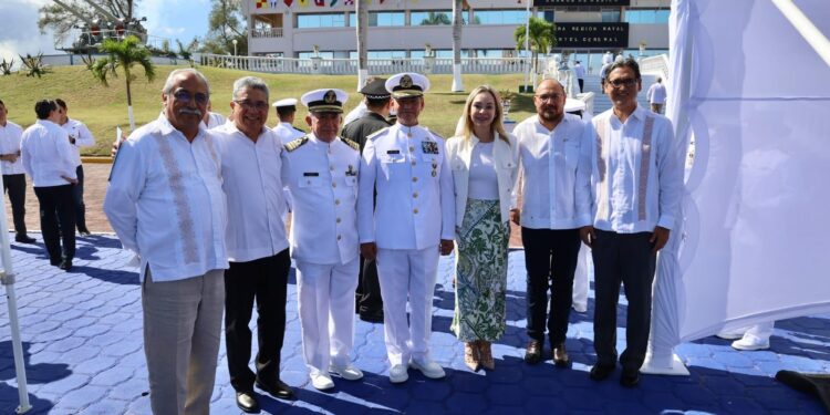 Asiste secretario general de Gobierno al 199 aniversario del “Día de la Armada de México” en la Primera Región Naval