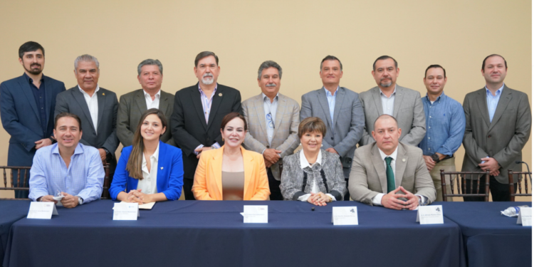 Fortalece alcaldesa, Carmen Lilia Canturosas, sinergia con organismos civiles para consolidar liderazgo comercial de Nuevo Laredo