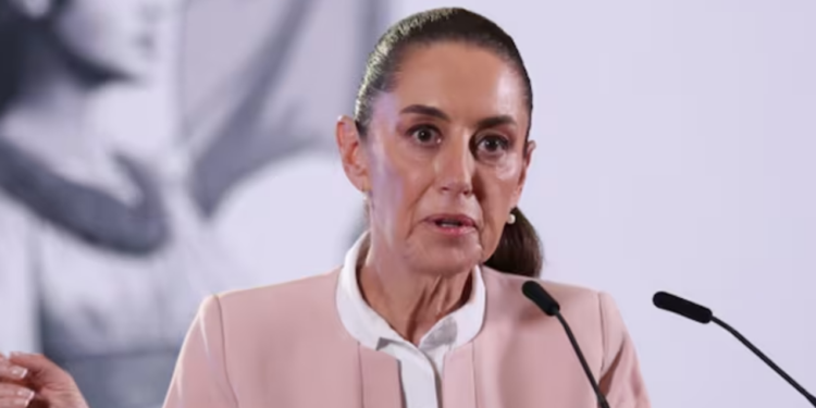 Sheinbaum reacciona a dichos de Ken Salazar; «tiene disparidad de declaraciones»