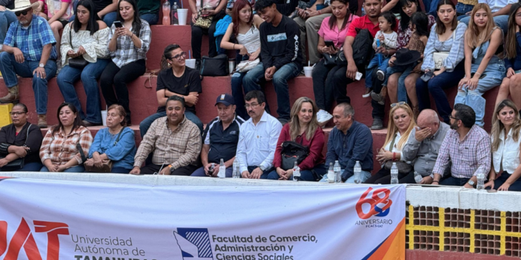 Celebra la UAT 68 aniversario de la Facultad de Comercio Nuevo Laredo