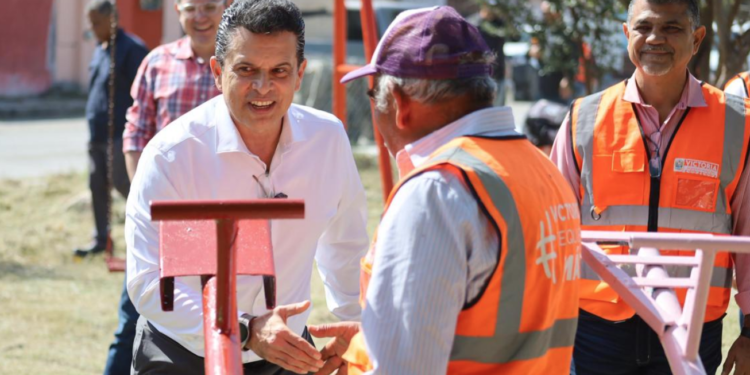 Lleva Lalo Gattás mejora en servicios públicos y urbanos a colonias del sur