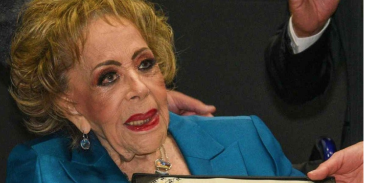 Silvia Pinal ya se encuentra en terapia intermedia