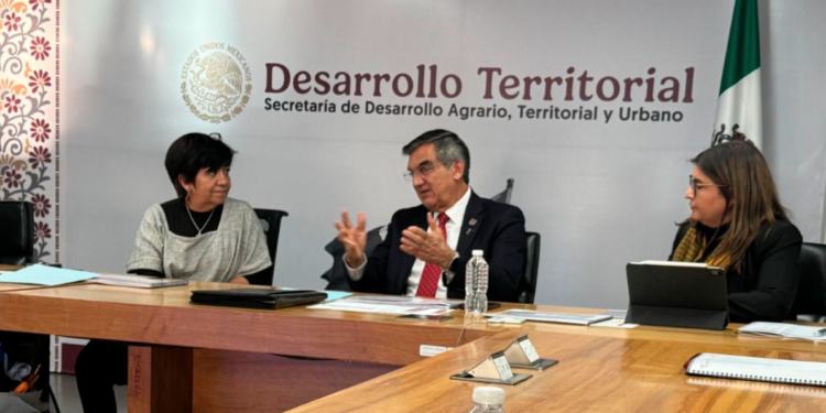 Acuerdan gobernador y Sedatu fortalecer regularización de tenencia de la tierra