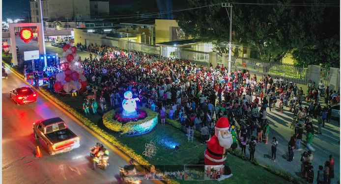 Enciende la UAT el espíritu navideño en El Mante
