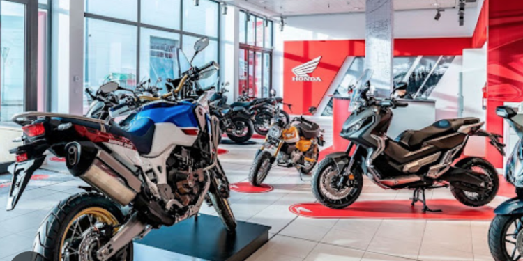 Multas de hasta 2,160 pesos a comerciantes de motocicletas que no exijan registro vehicular a clientes
