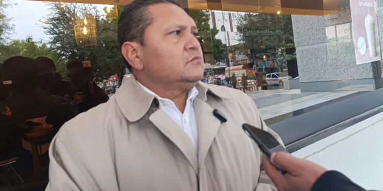 Expulsan de Morena a exdiputado defensor de los hombres