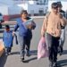 Día 2 de Trump: deportados, temor y lluvia de demandas