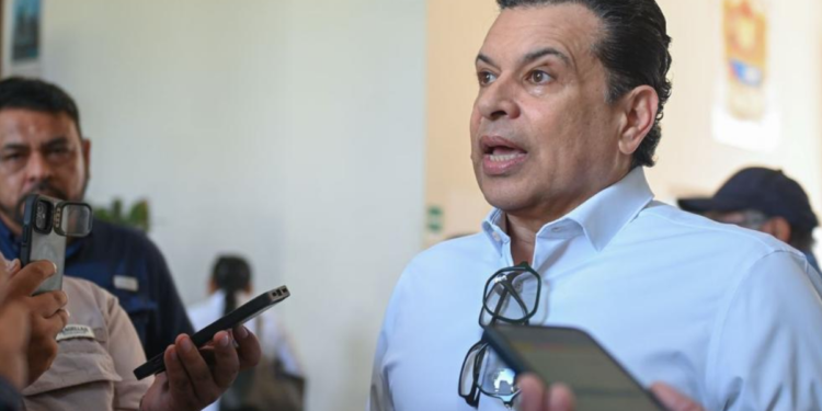 Agradece alcalde al gobernador por inicio de instalación de semáforos inteligentes