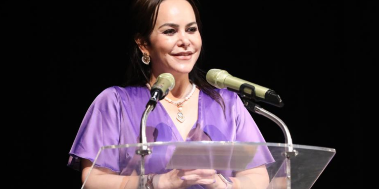 Carmen Lilia Canturosas impulsa cartelera de activismo por conmemoración del Día Internacional de la Mujer