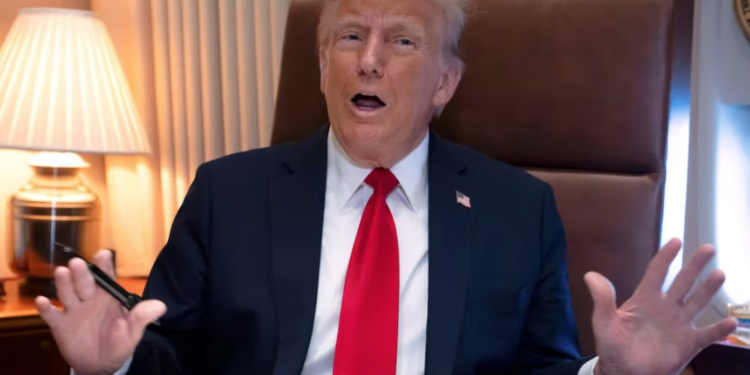 Trump quiere que migrantes se autodeporten