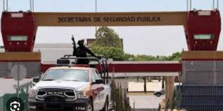 Padre de policía asesinado sigue esperando justicia.