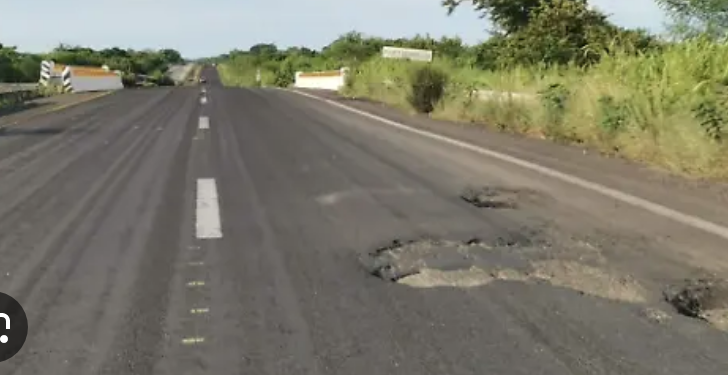 Dañadas el 74% de las carreteras