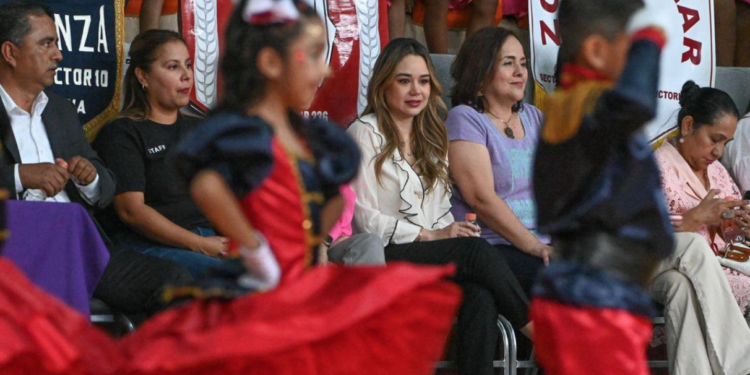 Inaugura Lucy de Gattás concurso de Rondas Infantiles Escolares 2025