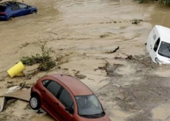 Caos en Reynosa por tormenta; vehículos varados, apagones y daños en hospital