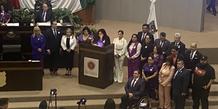 Diputadas alzan la voz: “El 8 de marzo no se felicita, se conmemora”