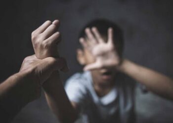 Agresores vicarios  perderán patria potestad  de sus hijos.