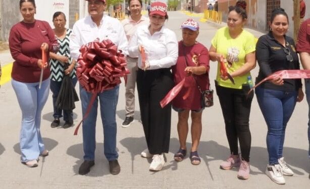 Estrenan drenaje en colonia “Francisco Villa”; agradecen a Carmen Lilia
