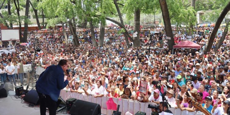 Disfrutan más de 40 mil el festival musical San Marcazo 2025.