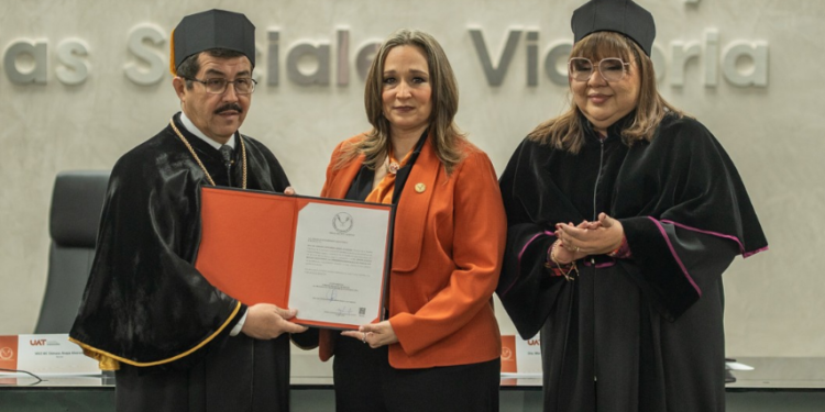 Recibe Isolda Rendón nombramiento de presidenta honoraria de Familia UAT