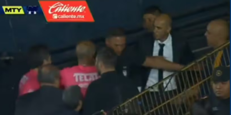 Guido Pizarro golpeó al auxiliar técnico de Rayados: ¿Será sancionado?