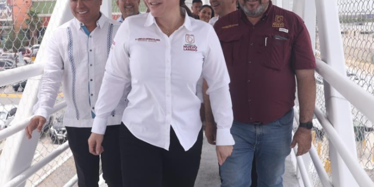 Inaugura alcaldesa Carmen Lilia Canturosas puente peatonal en Colinas del Sur