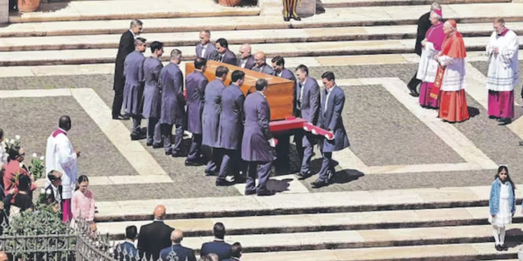 Adiós al Papa Francisco: su último viaje junto a los marginales; lo despiden más de 400 mil.