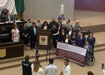 Morena arremete contra Cabeza de Vaca: “es el rostro del saqueo”
