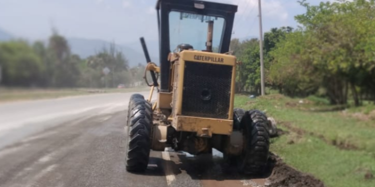 Limpias calles tras intensa lluvia