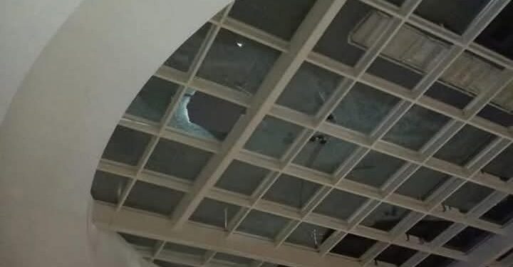 Fiscalía investiga muerte de trabajador que cayó del techo de plaza Altama