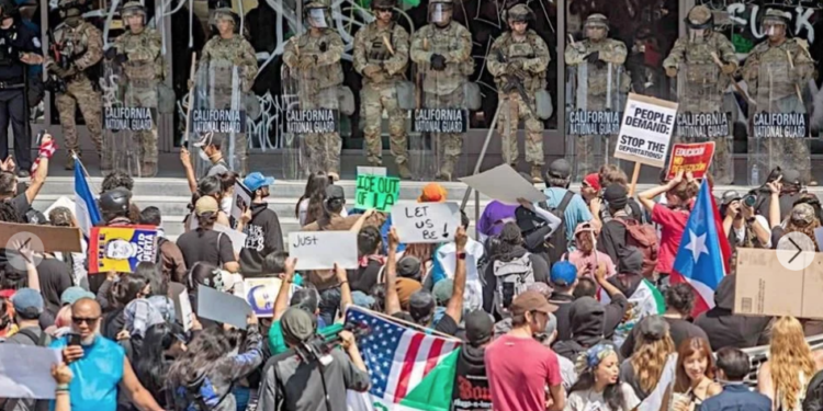 Crecen redadas y protestas