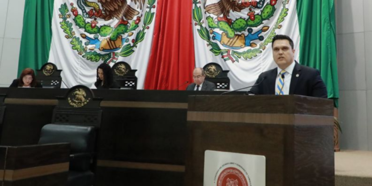 Respaldan diputados a Sheinbaum por defender a migrantes.