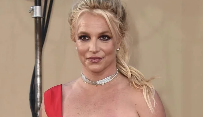 Acusa Britney Spears a sus exparejas de ser «crueles»