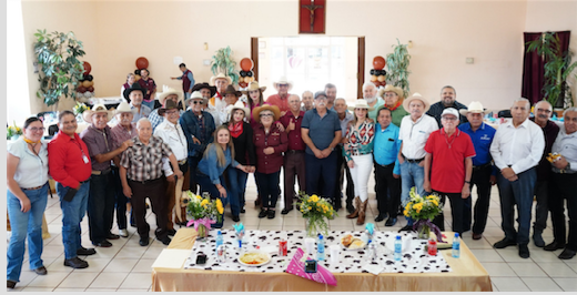 Celebra DIF Nuevo Laredo a los padres en casa club del adulto mayor