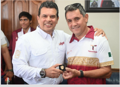 Recibe alcalde de Victoria a medallistas