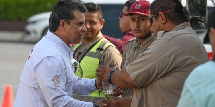Supervisa alcalde Lalo Gattás atención de reportes ciudadanos.